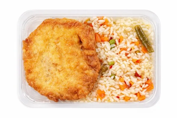 Отбивная куриная в кляре с рисом отварным и овощами