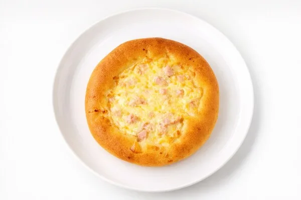 Открытый пирог с ветчиной и сыром